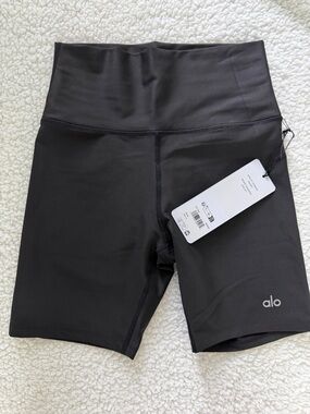 ALO Women’s airlift energy short S Black NWT
